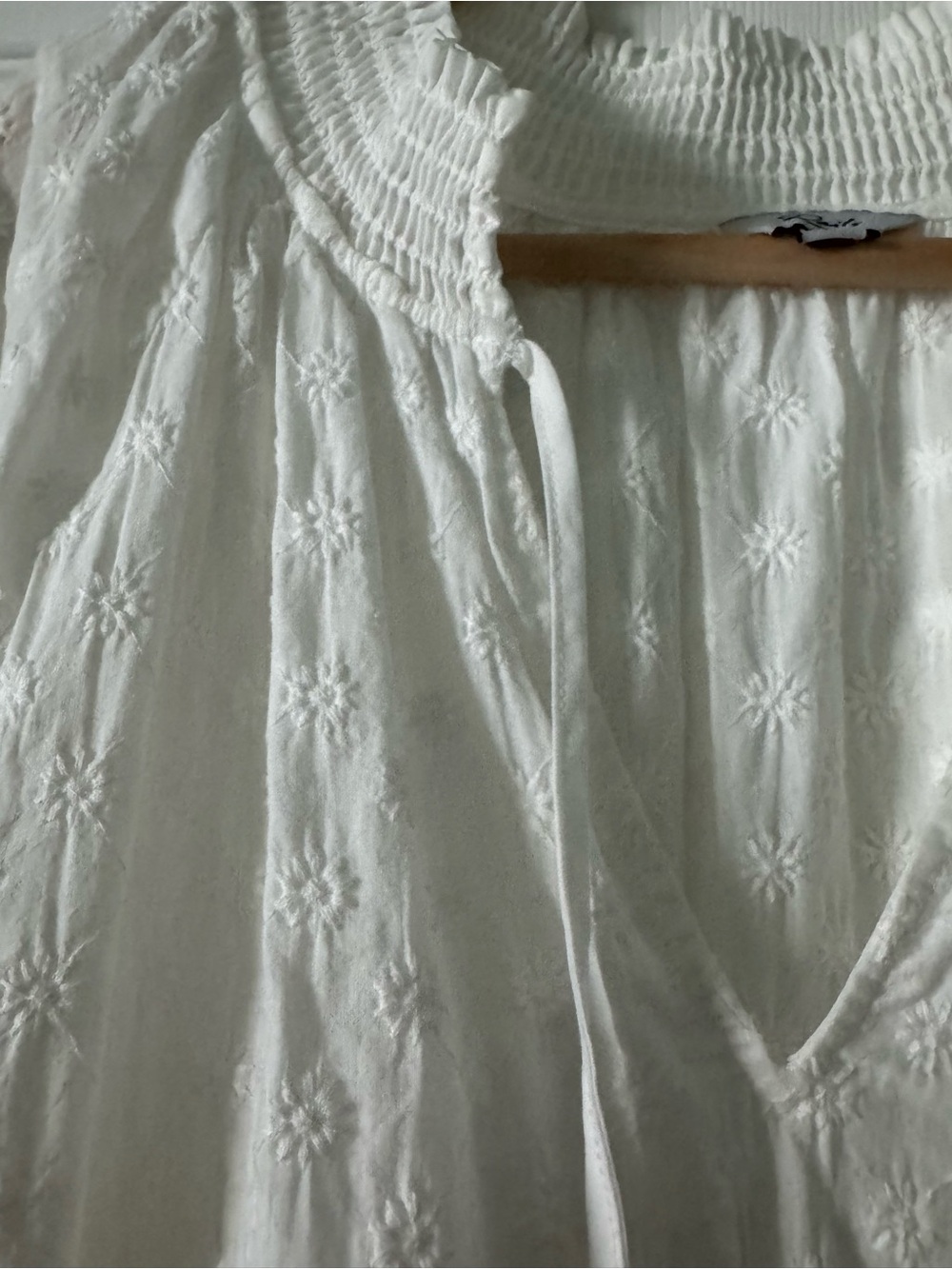 Rails 100% Cotton Women’s White Eyelet Embroidered Top with Ruffle Sleeves - M - Picture 3 of 6